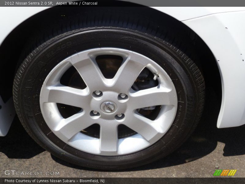 Aspen White / Charcoal 2012 Nissan Sentra 2.0 SR