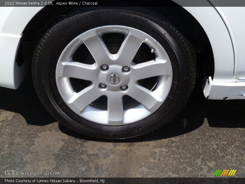 Aspen White / Charcoal 2012 Nissan Sentra 2.0 SR