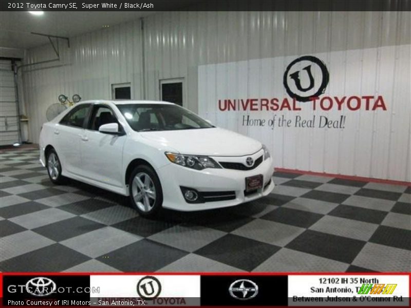 Super White / Black/Ash 2012 Toyota Camry SE