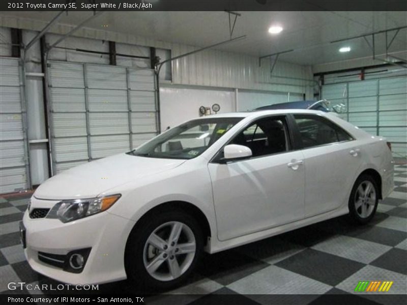 Super White / Black/Ash 2012 Toyota Camry SE