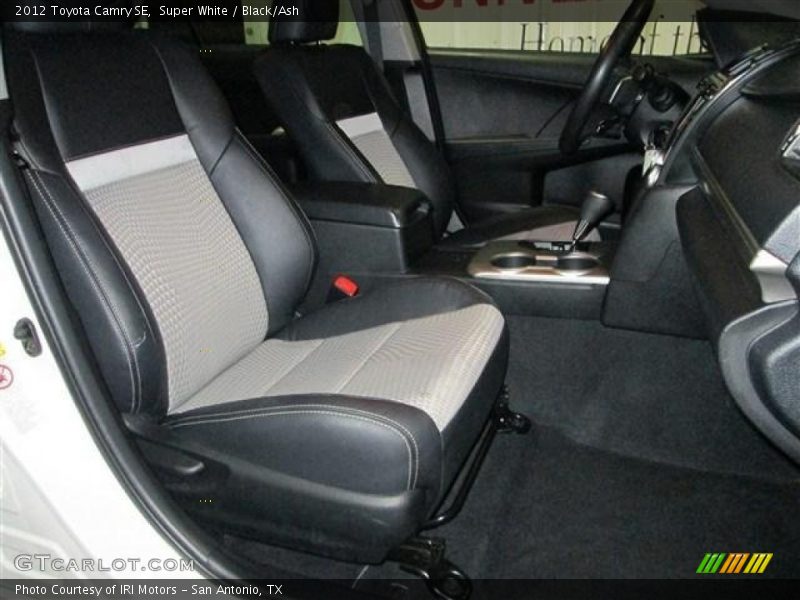 Super White / Black/Ash 2012 Toyota Camry SE