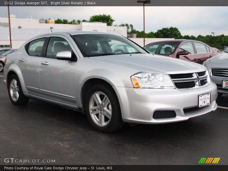 Bright Silver Metallic / Black 2012 Dodge Avenger SXT