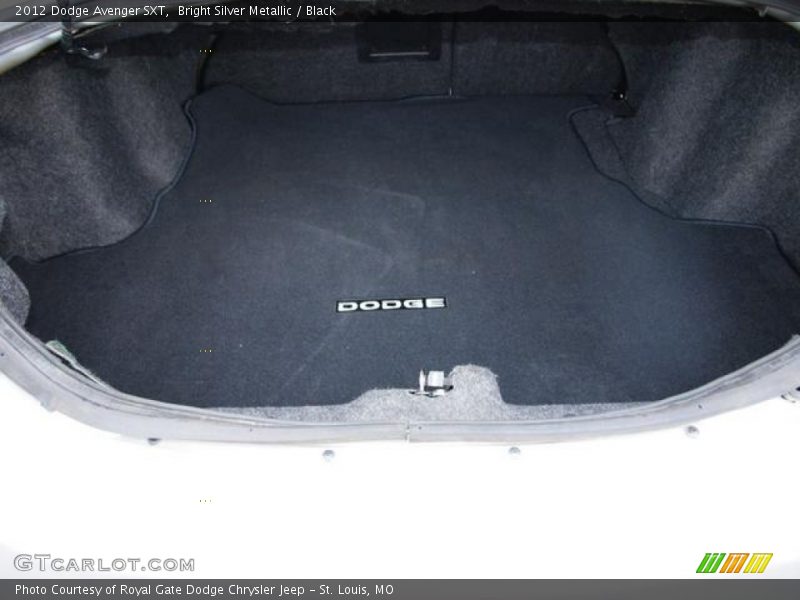 Bright Silver Metallic / Black 2012 Dodge Avenger SXT