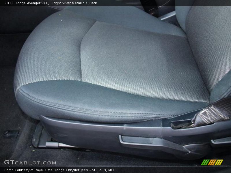 Bright Silver Metallic / Black 2012 Dodge Avenger SXT