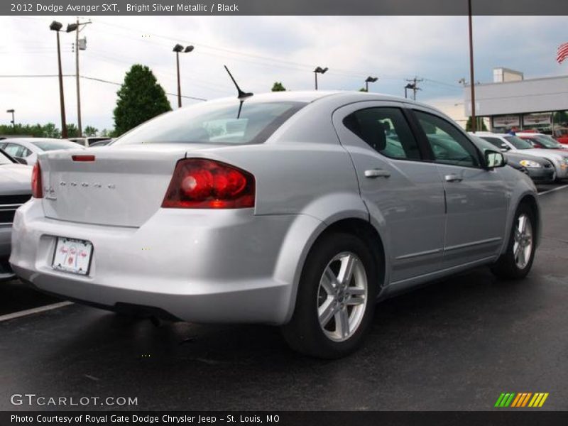 Bright Silver Metallic / Black 2012 Dodge Avenger SXT