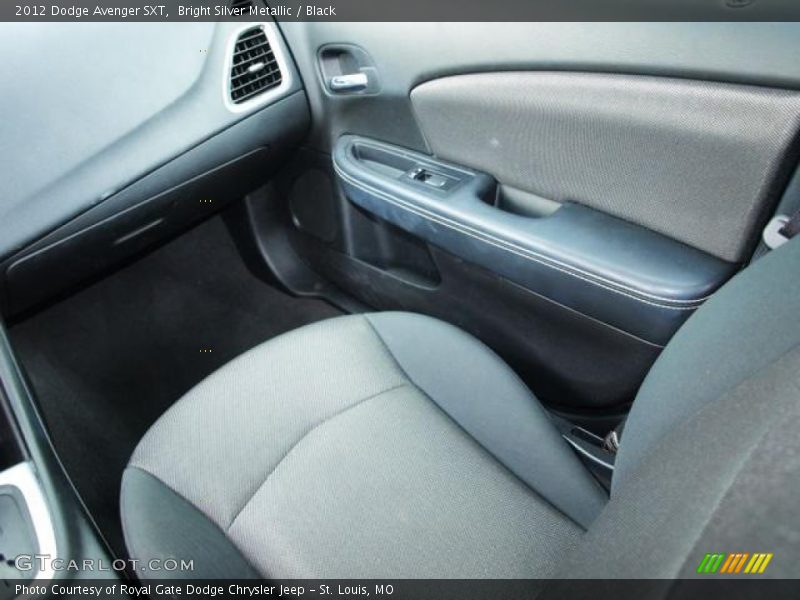 Bright Silver Metallic / Black 2012 Dodge Avenger SXT