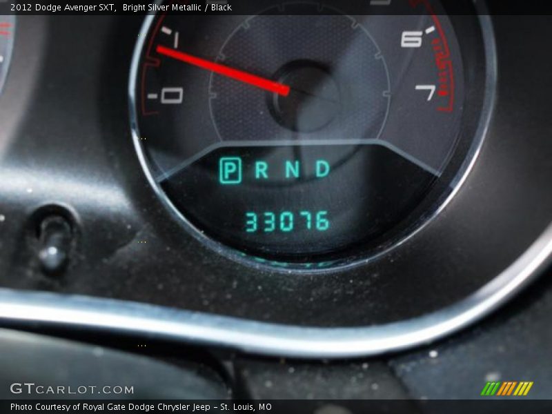 Bright Silver Metallic / Black 2012 Dodge Avenger SXT
