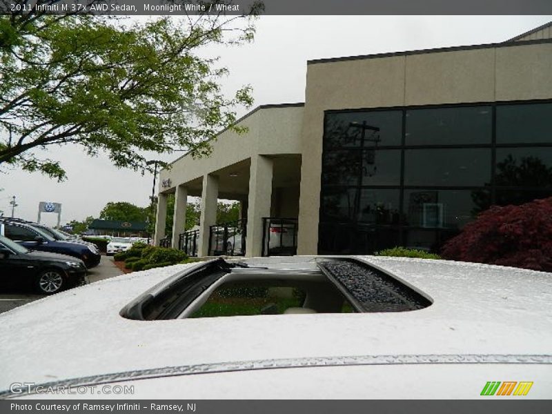 Moonlight White / Wheat 2011 Infiniti M 37x AWD Sedan