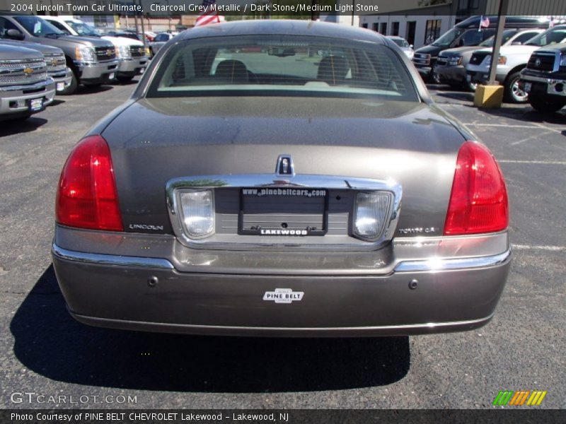 Charcoal Grey Metallic / Dark Stone/Medium Light Stone 2004 Lincoln Town Car Ultimate