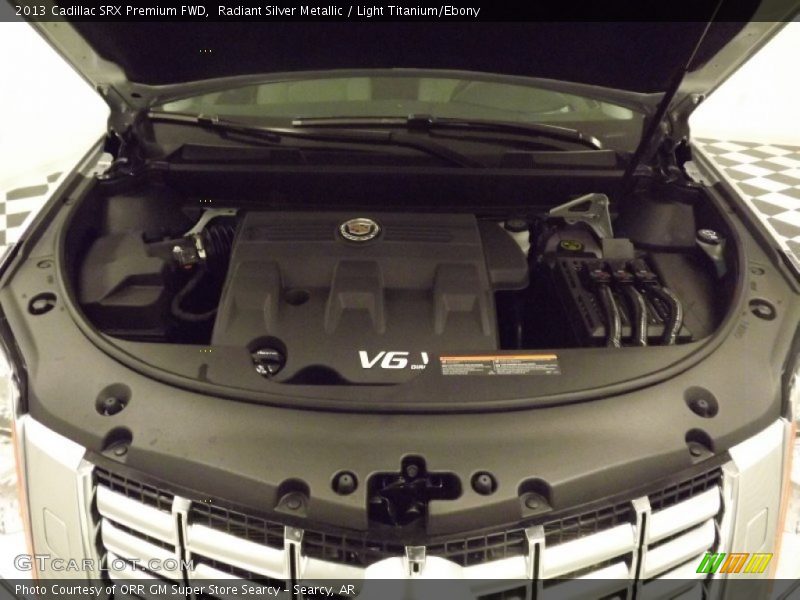 Radiant Silver Metallic / Light Titanium/Ebony 2013 Cadillac SRX Premium FWD