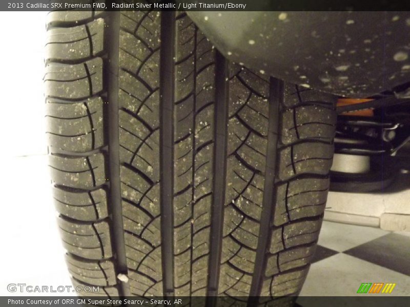 Radiant Silver Metallic / Light Titanium/Ebony 2013 Cadillac SRX Premium FWD