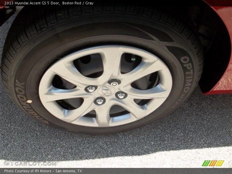 Boston Red / Gray 2013 Hyundai Accent GS 5 Door