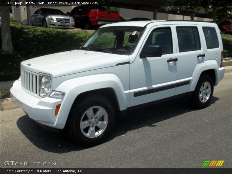 Bright White / Dark Slate Gray 2012 Jeep Liberty Sport