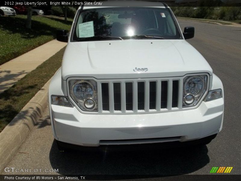 Bright White / Dark Slate Gray 2012 Jeep Liberty Sport