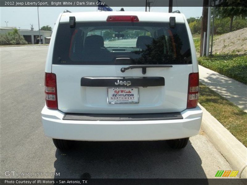 Bright White / Dark Slate Gray 2012 Jeep Liberty Sport