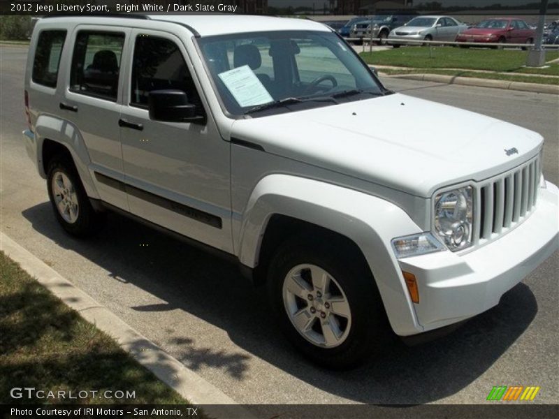 Bright White / Dark Slate Gray 2012 Jeep Liberty Sport