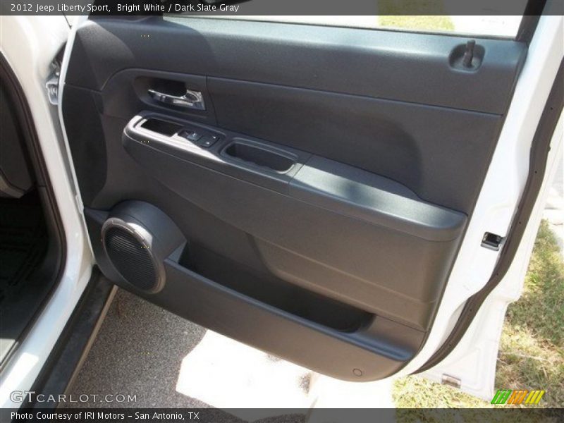 Bright White / Dark Slate Gray 2012 Jeep Liberty Sport