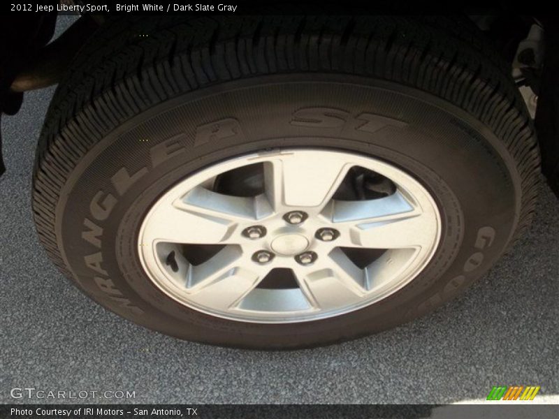 Bright White / Dark Slate Gray 2012 Jeep Liberty Sport