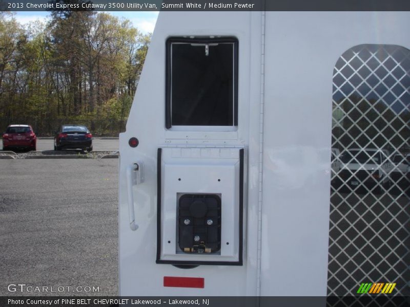 Summit White / Medium Pewter 2013 Chevrolet Express Cutaway 3500 Utility Van