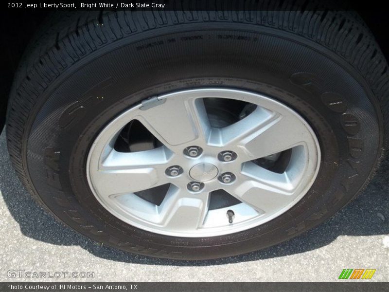 Bright White / Dark Slate Gray 2012 Jeep Liberty Sport
