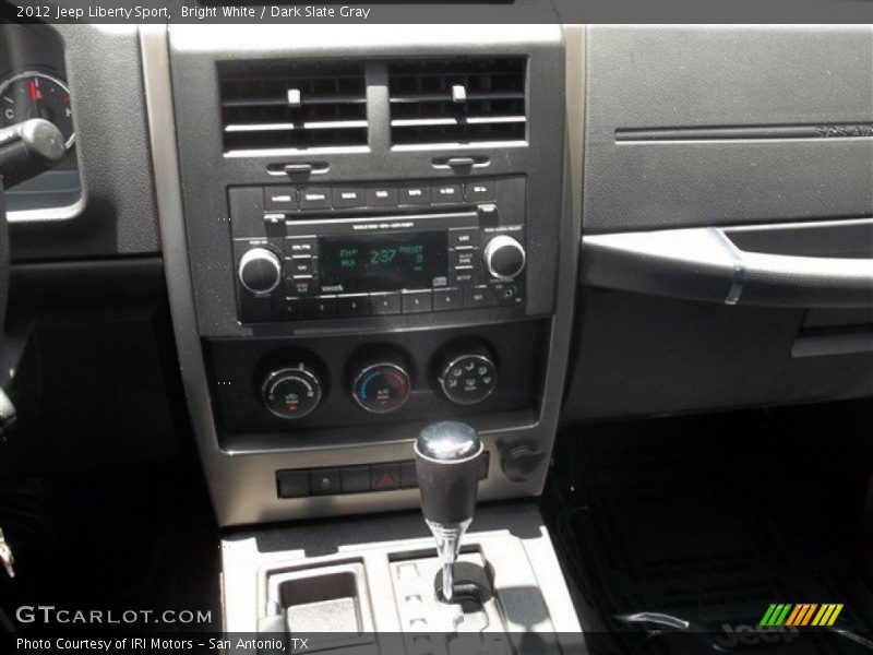 Bright White / Dark Slate Gray 2012 Jeep Liberty Sport