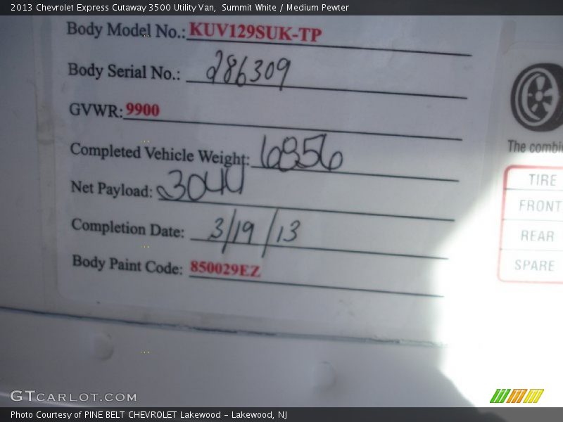 Summit White / Medium Pewter 2013 Chevrolet Express Cutaway 3500 Utility Van
