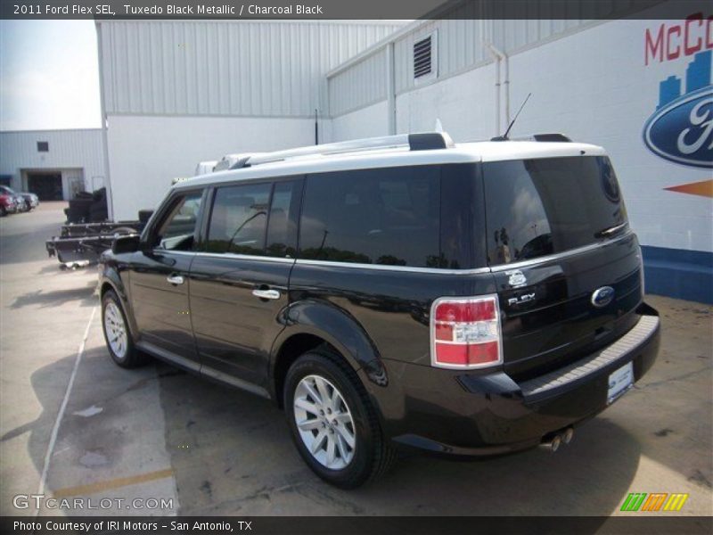 Tuxedo Black Metallic / Charcoal Black 2011 Ford Flex SEL