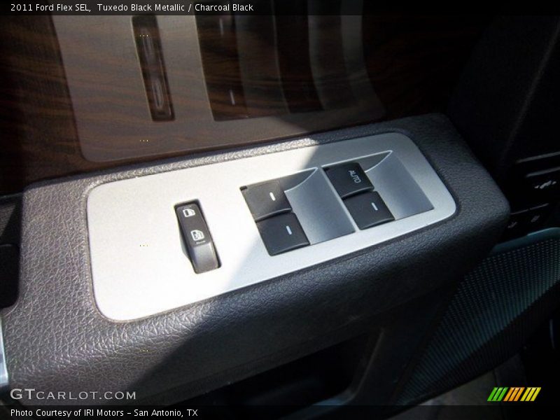 Tuxedo Black Metallic / Charcoal Black 2011 Ford Flex SEL