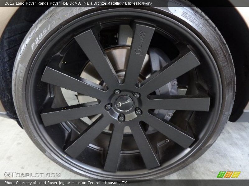 Custom Wheels of 2013 Range Rover HSE LR V8