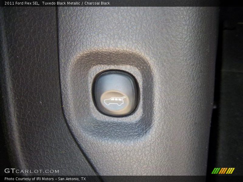 Tuxedo Black Metallic / Charcoal Black 2011 Ford Flex SEL