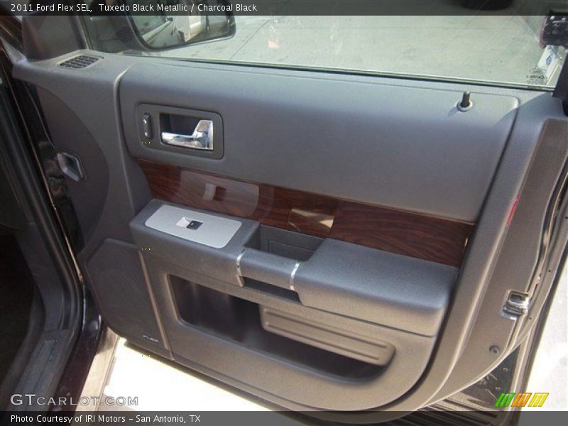 Tuxedo Black Metallic / Charcoal Black 2011 Ford Flex SEL