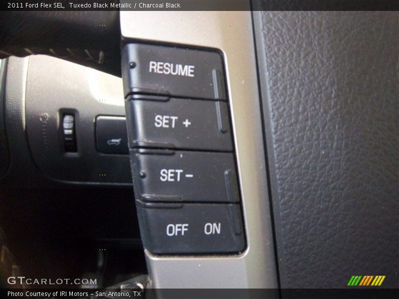Tuxedo Black Metallic / Charcoal Black 2011 Ford Flex SEL