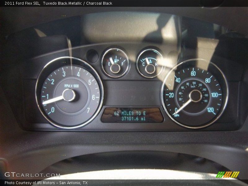 Tuxedo Black Metallic / Charcoal Black 2011 Ford Flex SEL