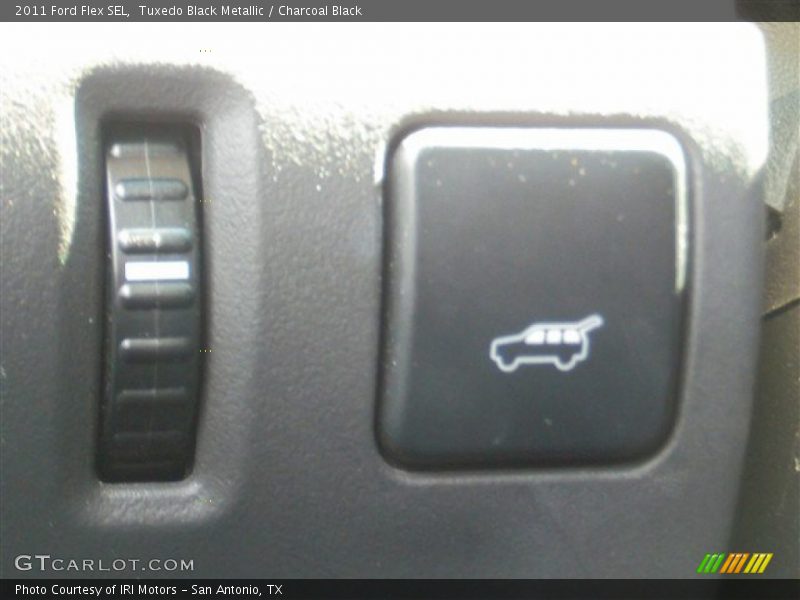 Tuxedo Black Metallic / Charcoal Black 2011 Ford Flex SEL