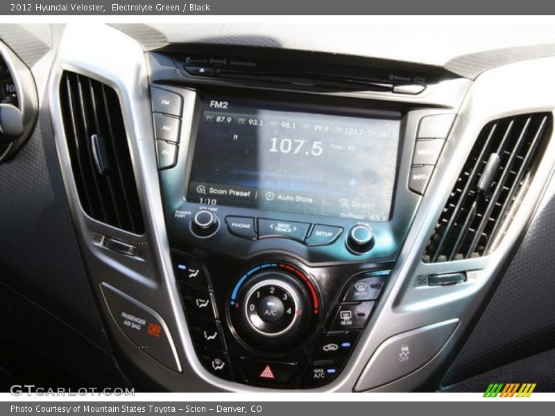 Controls of 2012 Veloster 
