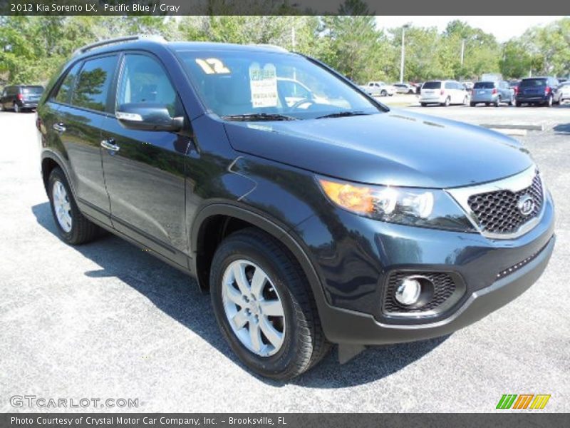Front 3/4 View of 2012 Sorento LX