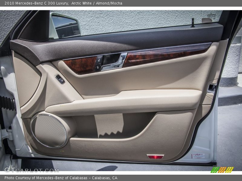 Arctic White / Almond/Mocha 2010 Mercedes-Benz C 300 Luxury