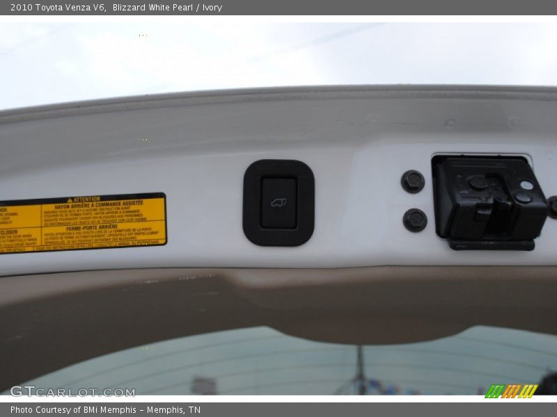 Blizzard White Pearl / Ivory 2010 Toyota Venza V6