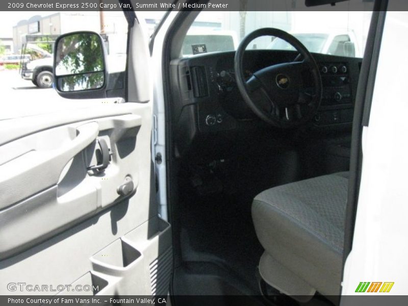 Summit White / Medium Pewter 2009 Chevrolet Express 2500 Cargo Van