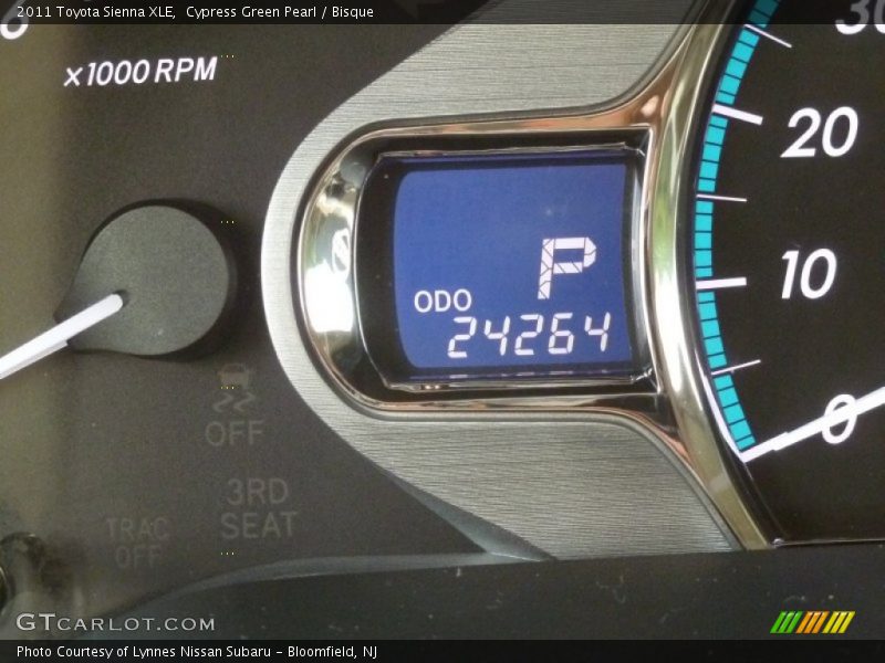 Cypress Green Pearl / Bisque 2011 Toyota Sienna XLE