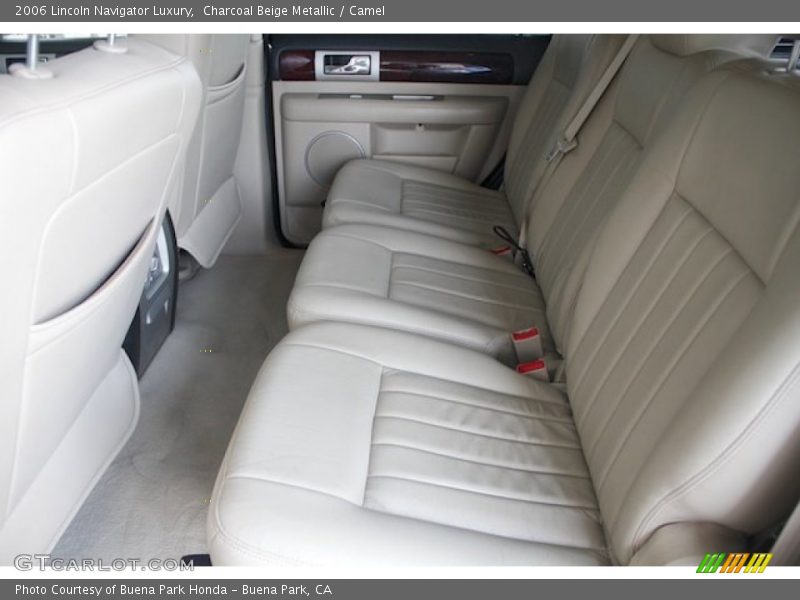 Rear Seat of 2006 Navigator Luxury
