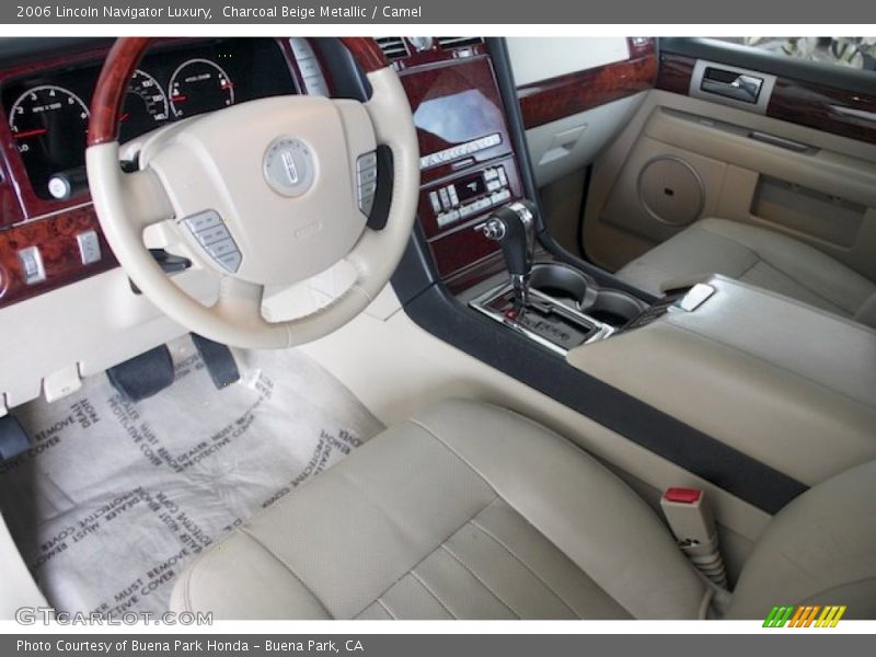 Camel Interior - 2006 Navigator Luxury 