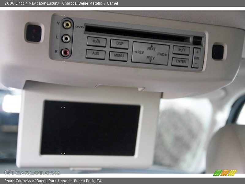 Entertainment System of 2006 Navigator Luxury