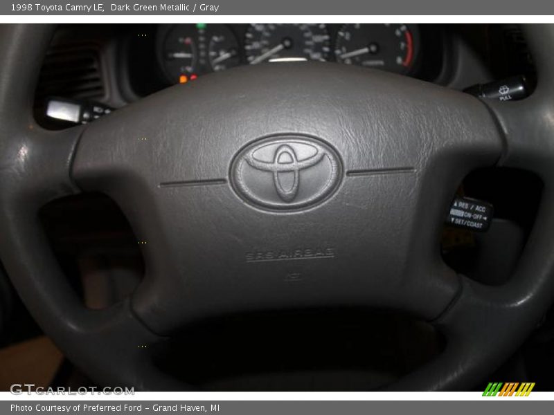 Dark Green Metallic / Gray 1998 Toyota Camry LE
