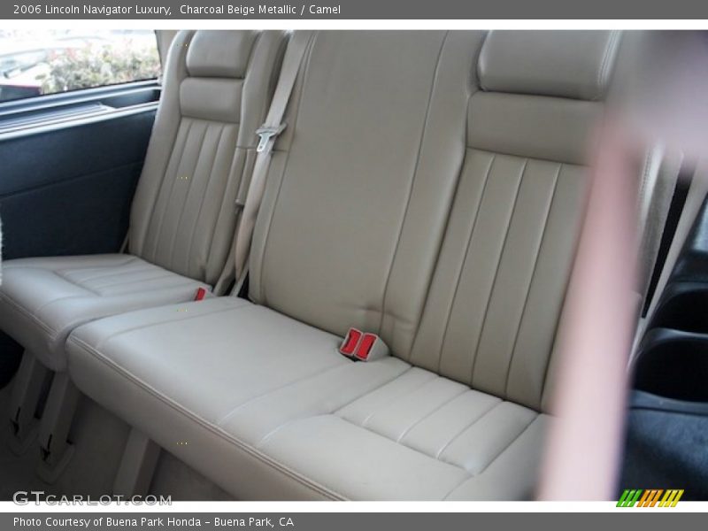 Rear Seat of 2006 Navigator Luxury