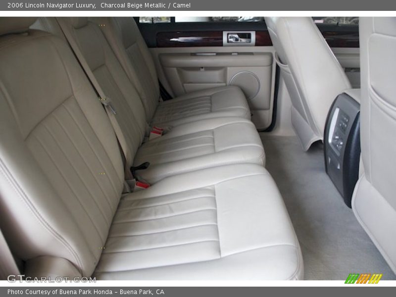 Rear Seat of 2006 Navigator Luxury