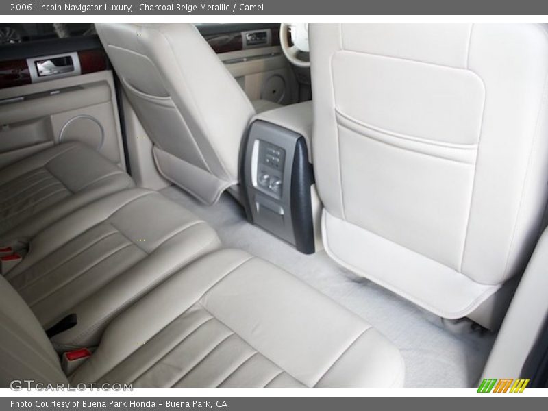 Charcoal Beige Metallic / Camel 2006 Lincoln Navigator Luxury