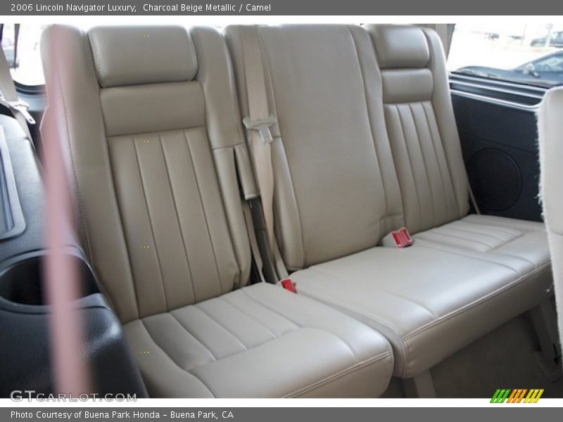 Rear Seat of 2006 Navigator Luxury