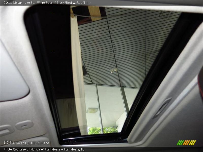White Pearl / Black/Red w/Red Trim 2011 Nissan Juke SL
