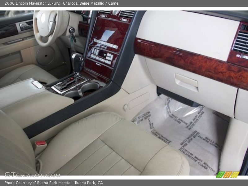 Charcoal Beige Metallic / Camel 2006 Lincoln Navigator Luxury